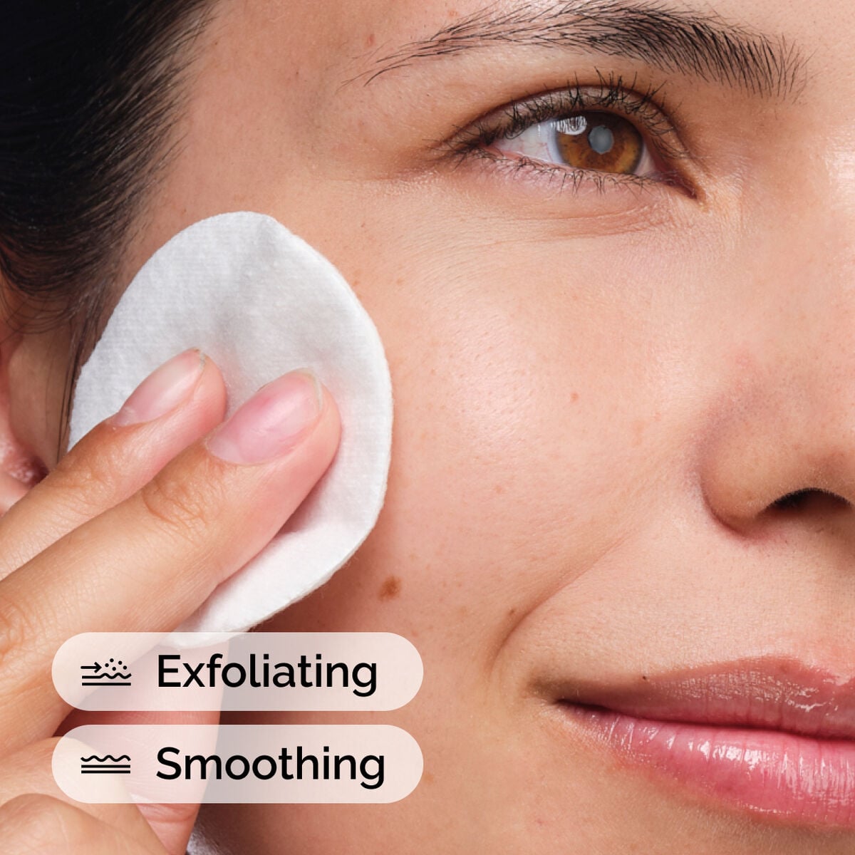 glycolic-acid-7-exfoliating-toner-y4 ord-glycolic-acid-exfoliating-toner-model-application-with-benefits.jpg